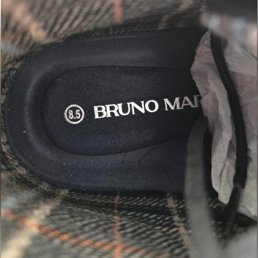 Bruno Marc Mens Black and Brown Chukka Boots size 8.5
